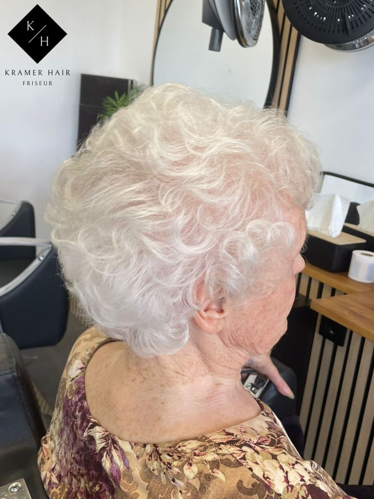 Dauerwelle ausfrisiert, Lockwelle und Toupiert