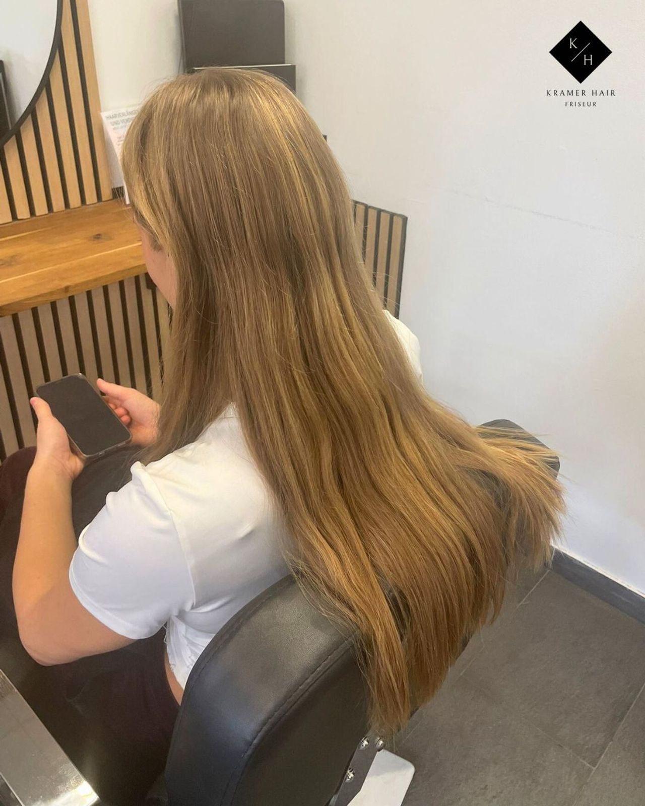 Vorher Dame mit langem glatten Haar 