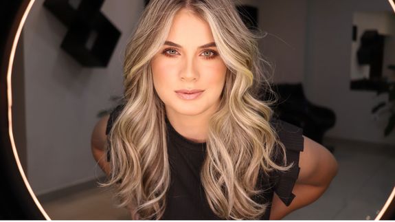 Face-Framing mit Highlights im Haar