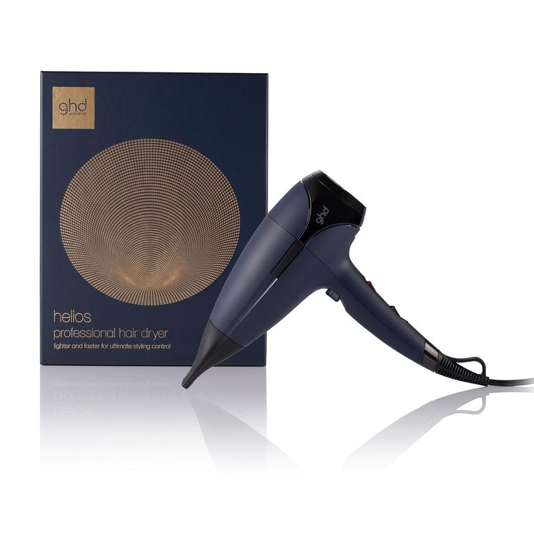 ghd helios Professioneller Haartrockner mit der Verpackung.